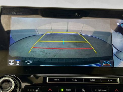 Used 2022 Toyota Highlander Limited FWD image 16