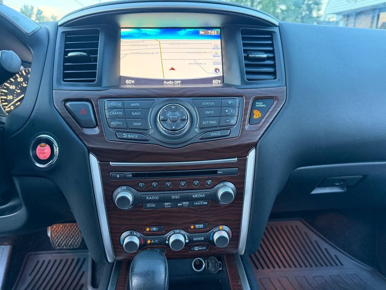 Used 2017 Nissan Pathfinder SL FWD image 29