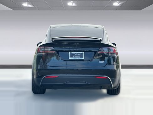 Used 2022 Tesla Model X Plaid image 8