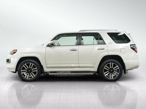 Used 2022 Toyota 4Runner Limited AWD/4WD image 2