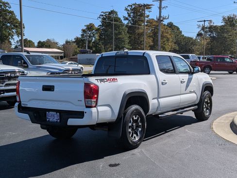 Used 2017 Toyota Tacoma 4x4 Double Cab image 5