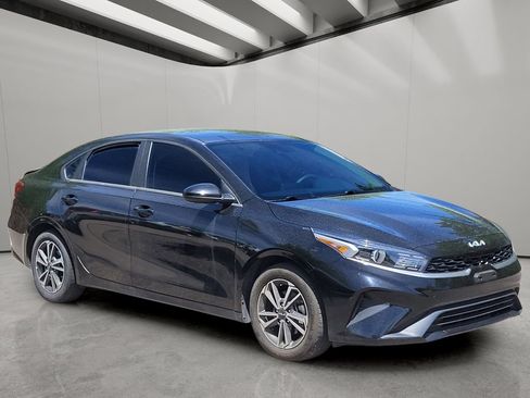 Used 2024 Kia Forte LXS FWD image 5