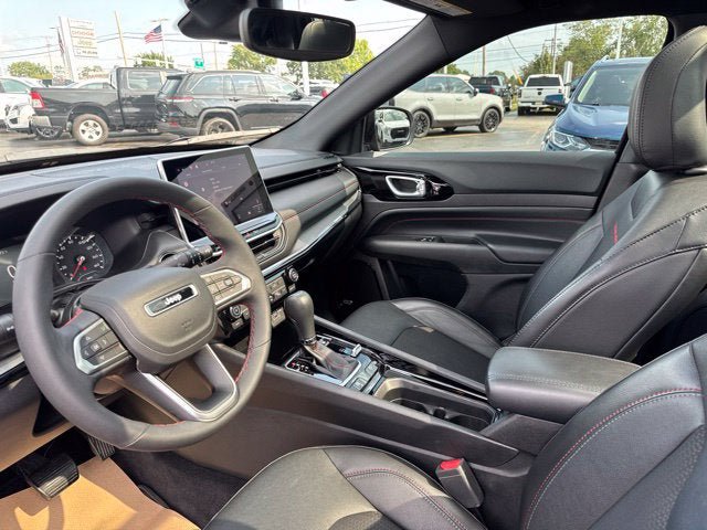 Used 2023 Jeep Compass Trailhawk w/ Sun and Sound Group AWD/4WD image 10