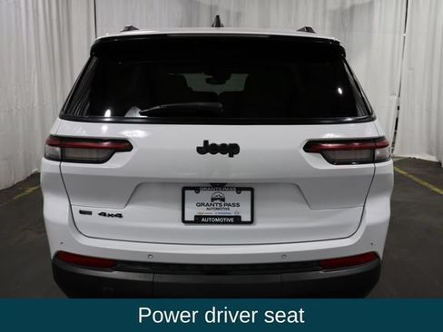 Used 2022 Jeep Grand Cherokee L Laredo AWD/4WD image 4
