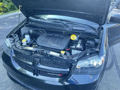 Used 2016 Dodge Grand Caravan SE FWD image 28