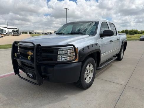 Used 2013 Chevrolet Silverado 1500 W/T AWD/4WD image 9