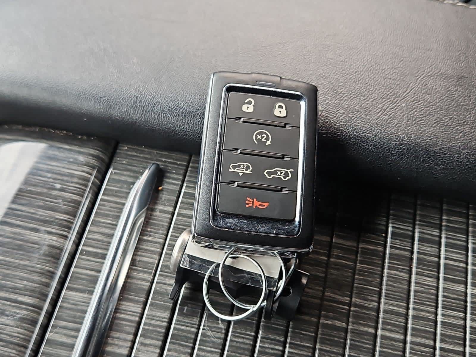 Used 2022 Jeep Wagoneer Series III w/ Rear Seat Video Group 1 AWD/4WD image 34