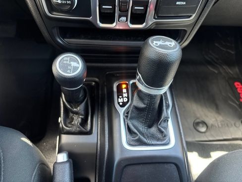 Used 2019 Jeep Wrangler Unlimited Sport S AWD/4WD image 27