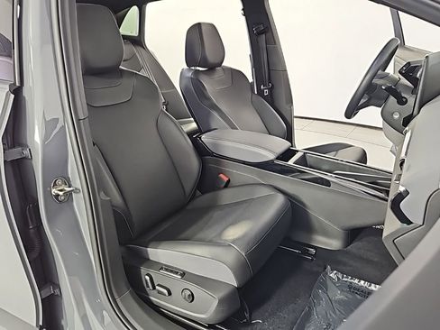 Used 2023 Volkswagen ID.4 Pro S image 19