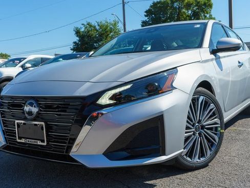 New 2025 Nissan Altima 2.5 SL image 1