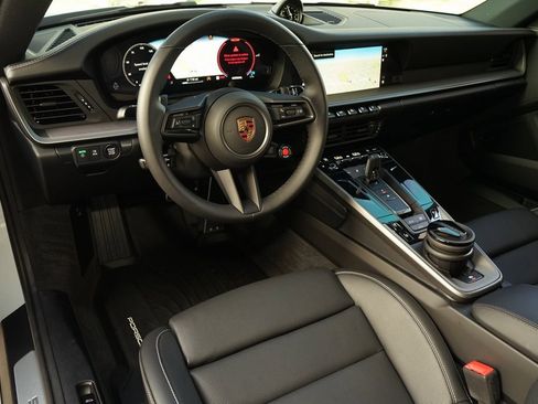Used 2025 Porsche 911 Carrera image 9