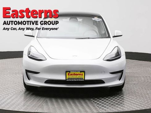 Used 2023 Tesla Model 3 Standard Range image 2