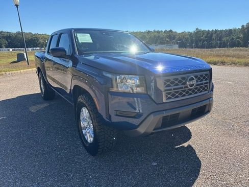 Used 2023 Nissan Frontier SV w/ Tow Package image 2