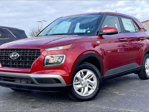 New 2026 Hyundai Venue SE image 2
