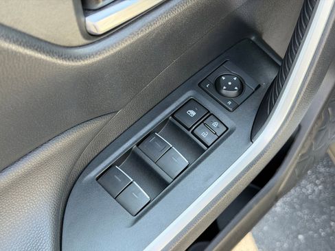 Used 2025 Toyota RAV4 SE AWD/4WD image 12