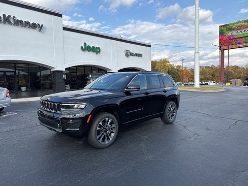 New 2025 Jeep Grand Cherokee Overland image 2