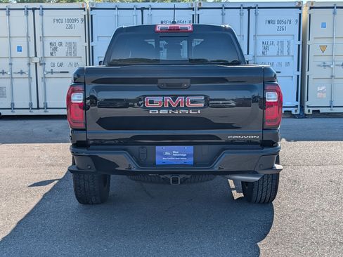 Used 2024 GMC Canyon Denali image 5