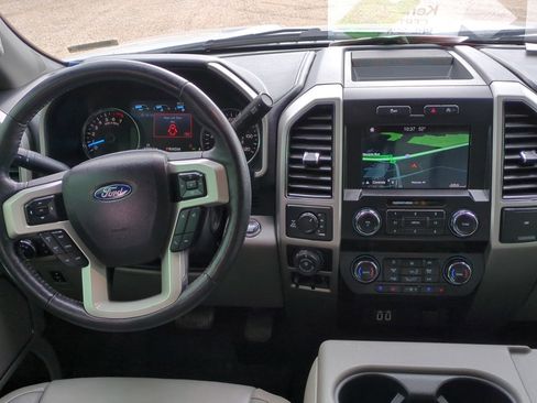 Used 2019 Ford F150 Lariat w/ Max Trailer Tow Package image 29