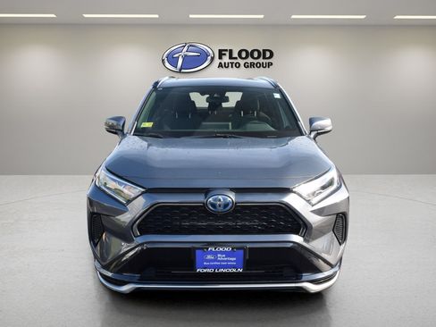 Used 2021 Toyota RAV4 SE w/ Weather & Moonroof Package AWD/4WD image 2