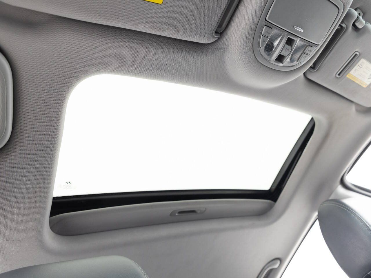 Used 2009 Hyundai Santa Fe Limited FWD image 30
