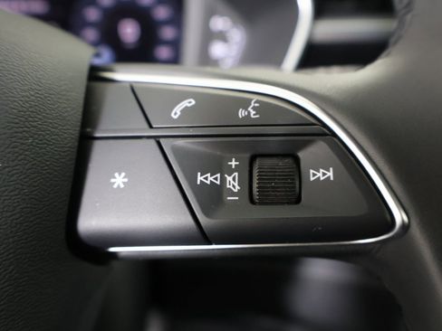 Used 2025 Audi Q3 2.0T Premium w/ Convenience Package image 32