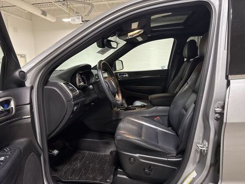 Used 2019 Jeep Grand Cherokee Limited w/ Trailer Tow Group IV AWD/4WD image 21