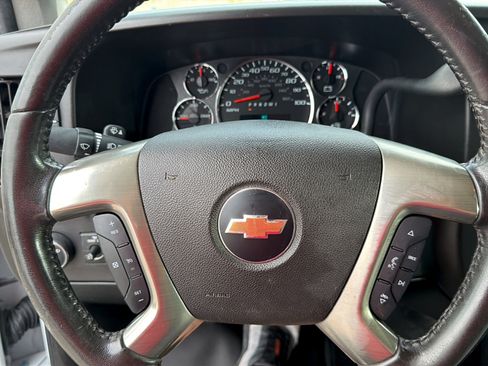 Used 2019 Chevrolet Express 3500 w/ Driver Convenience Package RWD image 15