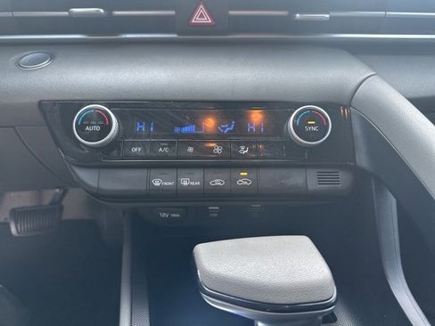 Used 2022 Hyundai Elantra SEL image 10
