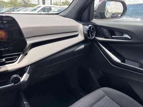 Used 2025 Chevrolet Equinox LT FWD image 34