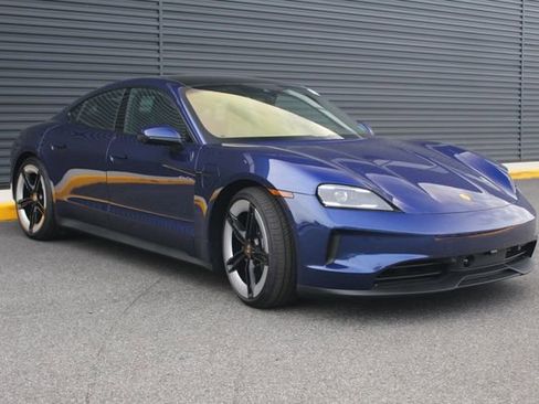 New 2026 Porsche Taycan image 10