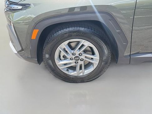 Certified 2025 Hyundai Tucson SE FWD image 29