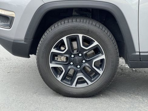 Used 2019 Jeep Compass Trailhawk AWD/4WD image 13