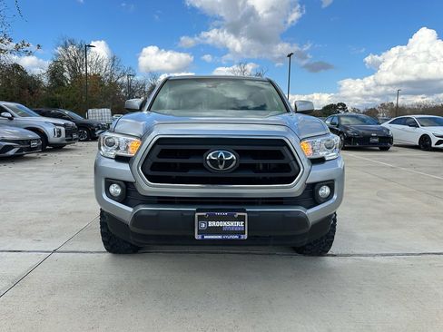 Used 2022 Toyota Tacoma SR5 w/ SR5 Appearance Package (SM) image 2