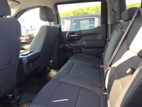 Used 2022 Chevrolet Silverado 1500 LT Trail Boss AWD/4WD image 8