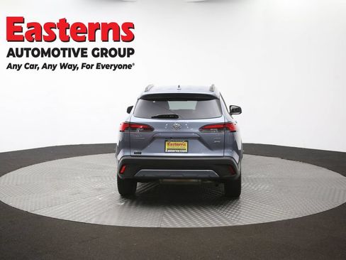 Used 2022 Toyota Corolla Cross XLE w/ Convenience Package AWD/4WD image 37