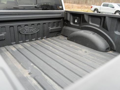 Used 2022 Ford F150 Lariat w/ Equipment Group 502A High image 9