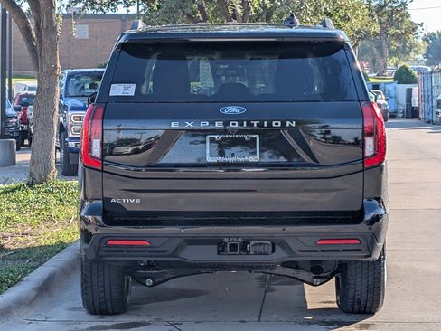 New 2025 Ford Expedition Active image 5