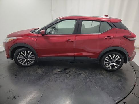 Used 2022 Nissan Kicks SV image 4