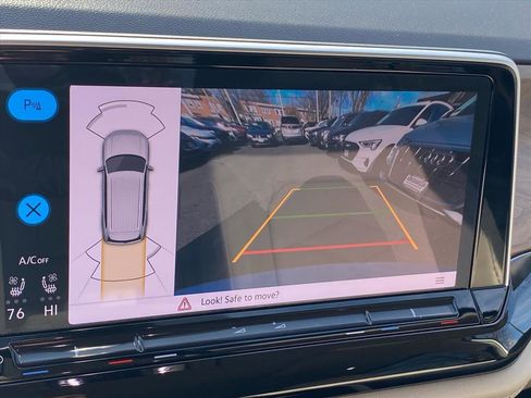 Certified 2024 Volkswagen Atlas SE w/ Panoramic Sunroof Package image 15