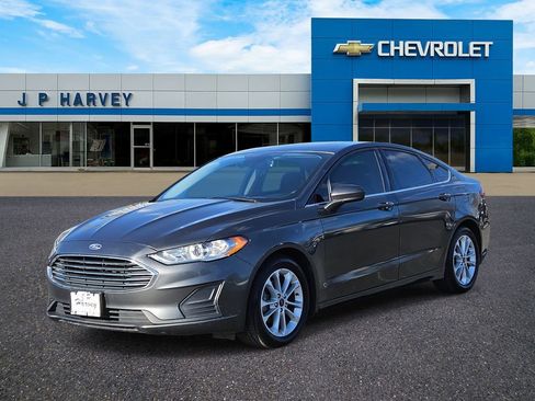 Used 2020 Ford Fusion SE image 3