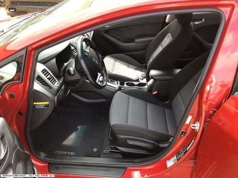 Used 2017 Kia Forte S w/ S Technology Package FWD image 8