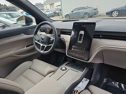 New 2026 Volvo EX90 Ultra image 10