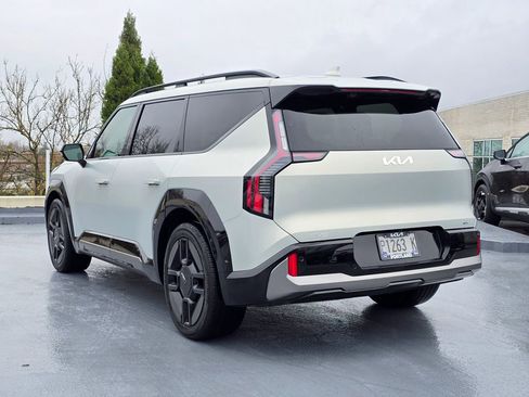 Certified 2024 Kia EV9 GT-Line image 6