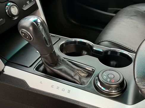 Used 2014 Ford Explorer XLT w/ Equipment Group 202A image 12