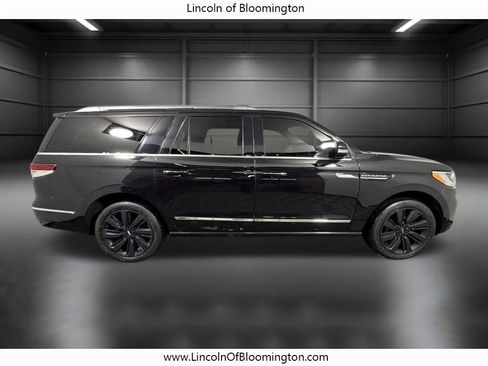 Used 2023 Lincoln Navigator L Reserve w/ Equipment Group 201A image 9