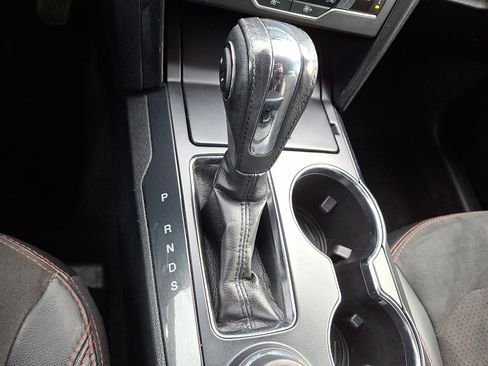 Used 2018 Ford Explorer XLT w/ Equipment Group 202A image 16