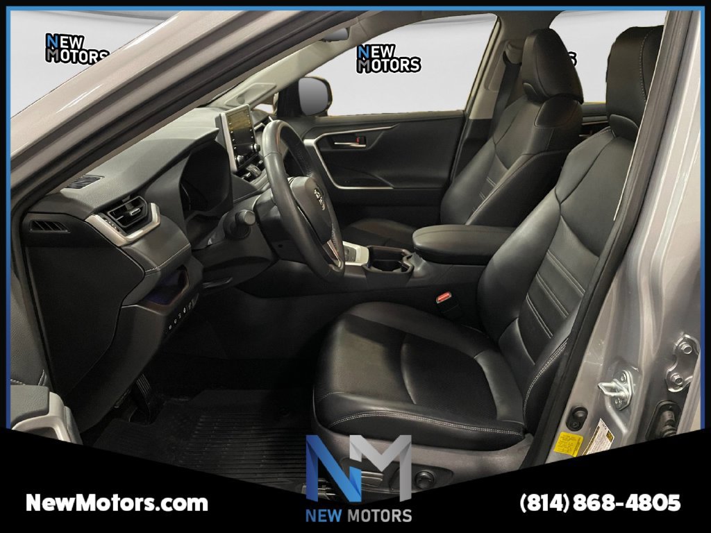 Used 2020 Toyota RAV4 Limited AWD/4WD image 9