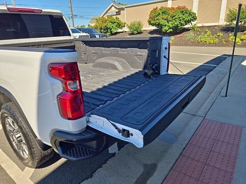 Used 2024 Chevrolet Silverado 2500 Custom w/ Custom Value Package AWD/4WD image 46