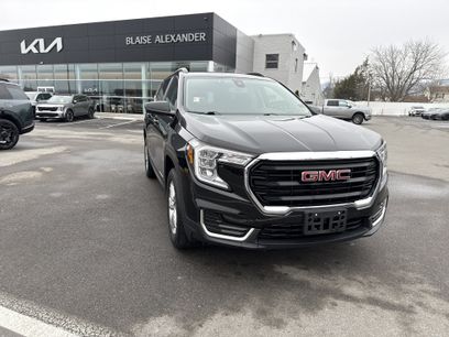 Used 2022 GMC Terrain SLE w/ Driver Convenience Package