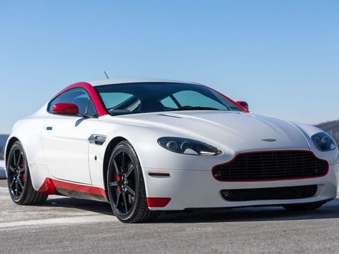 Used 2006 Aston Martin V8 Vantage Coupe image 40